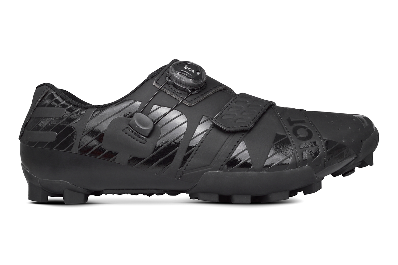 Riot MTB+ Black/Black (USA)
