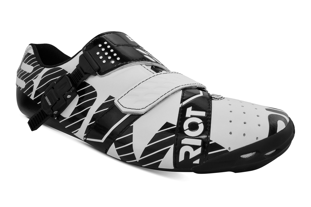 Riot Buckle White/Black (USA)