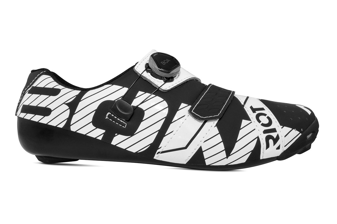 Riot+ Black/White (USA)