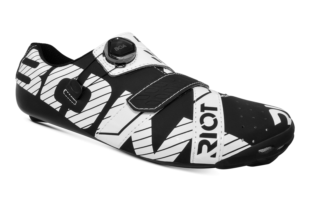Riot+ Black/White (USA)