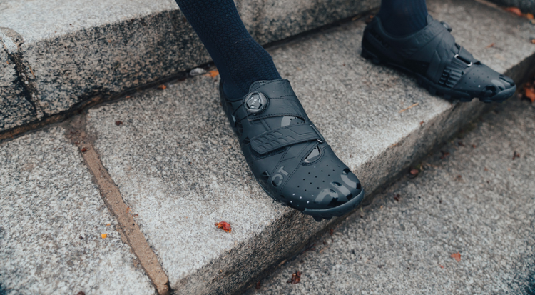 Riot MTB+ Black/Black (AUS)