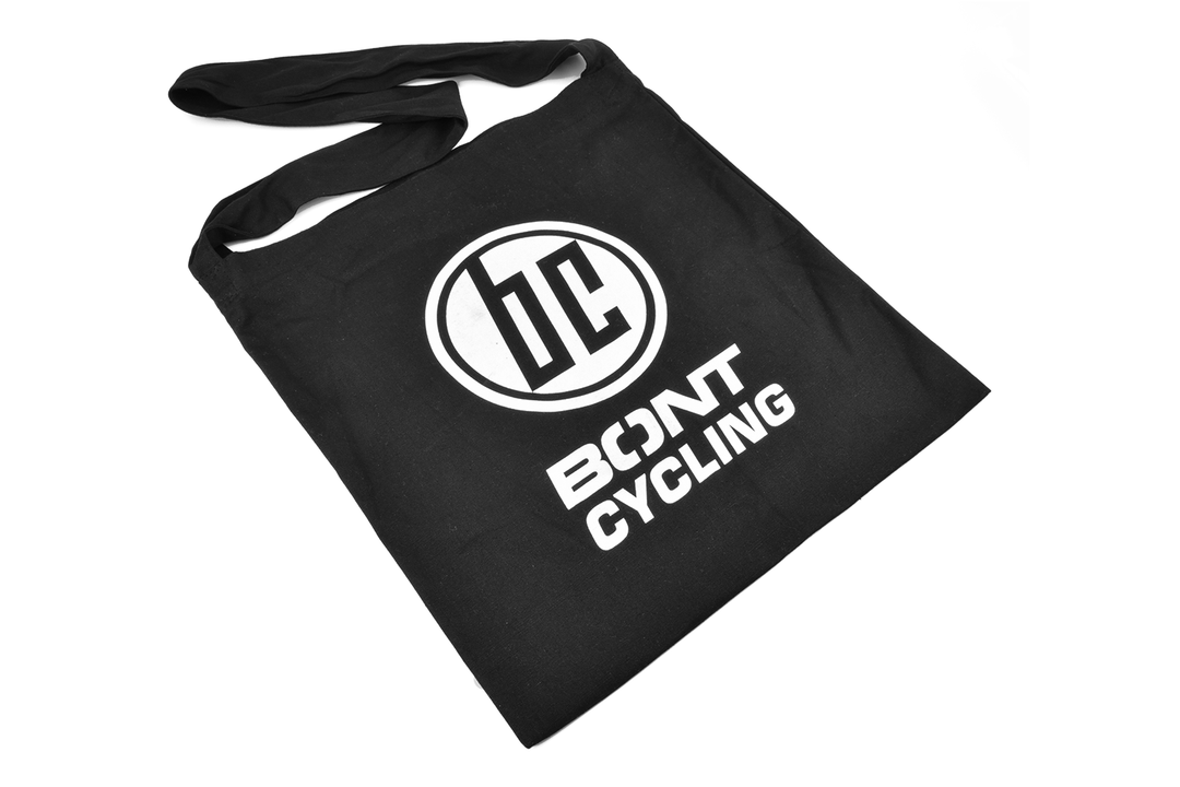 Cycling feed outlet bag