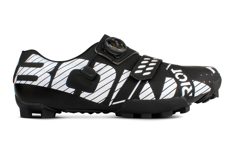 Riot MTB+ Black/White (USA)