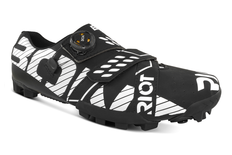 Riot MTB+ Black/White (USA)