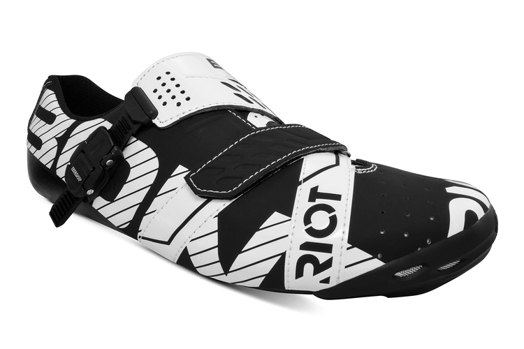 Riot Buckle Black/White (AUS)