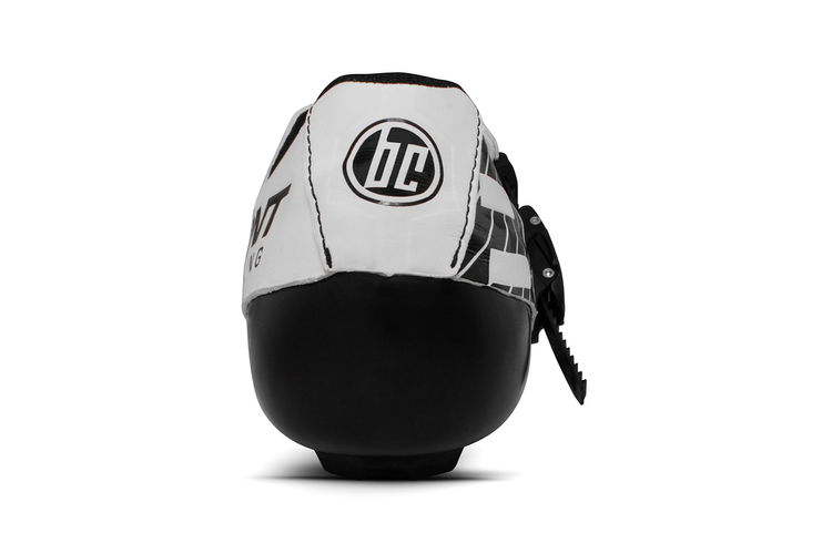 Riot Buckle White/Black (AUS)