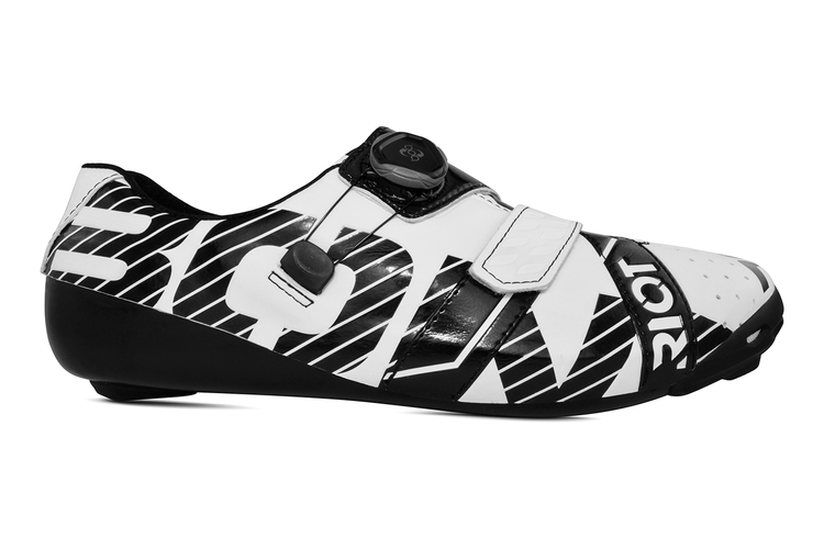 Riot+ White/Black (AUS)